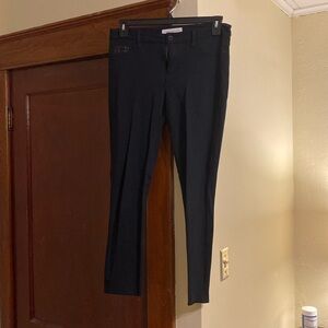 Women’s stretchy skinny leg pants